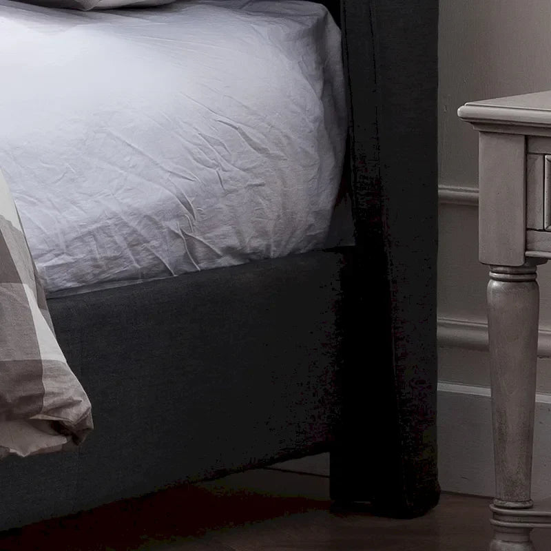 Struttura letto imbottita queen size con testiera in tessuto