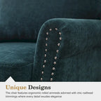 Poltroncina di design imbottita con borchie decorative