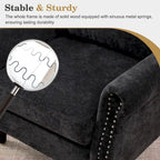Poltroncina di design imbottita con borchie decorative